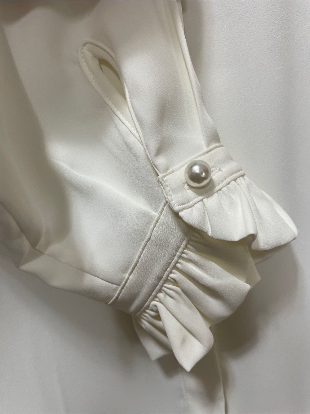 Talbots Cream Ruffle-Neck Long Sleeve Blouse Size Medium Petite NWT - Picture 6 of 15